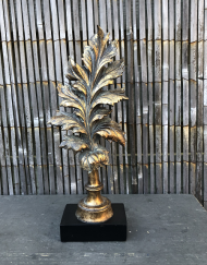 gouden-blad-op-houten-voet-zwart-polyresin
